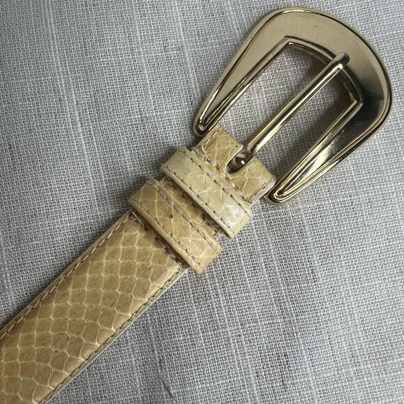 Vintage 80s Size Medium Beige Snakeskin Leather Belt Gold Buckle Classic - Picture 2 of 9